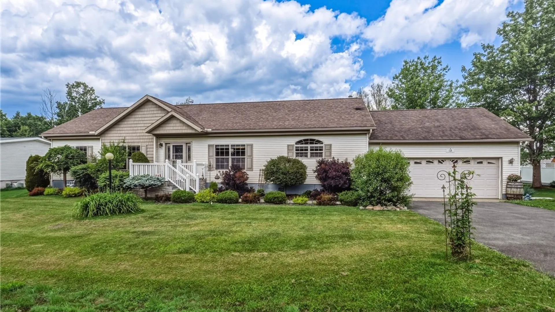 Property at 128 Pazdur Boulevard, Westmoreland, NY 13440 4