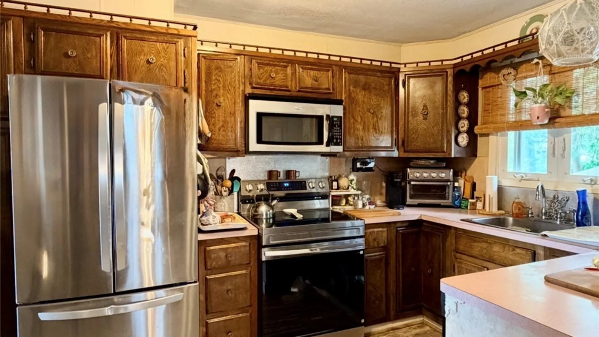 Property at 606 Berwick Road, Salina, NY 13208 15