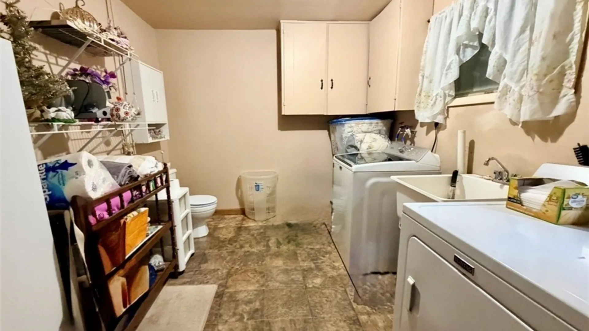 Property at 606 Berwick Road, Salina, NY 13208 27