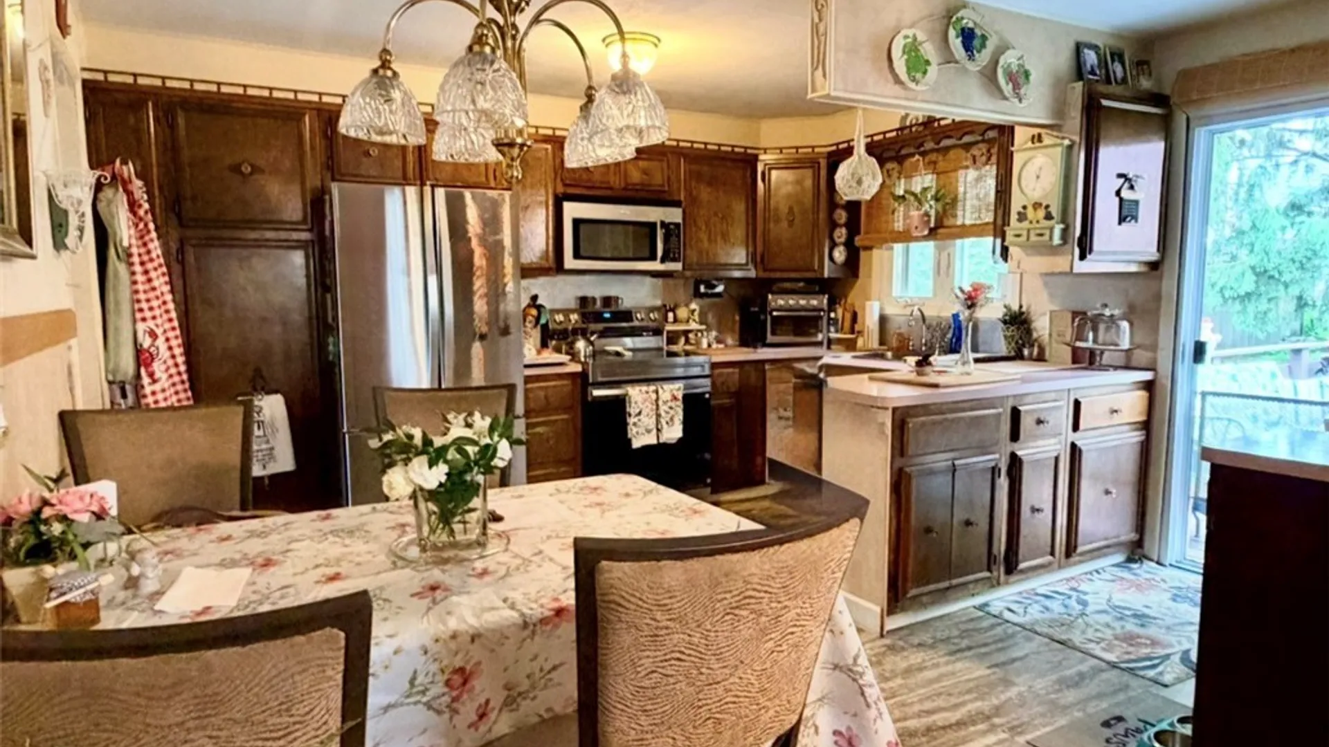 Property at 606 Berwick Road, Salina, NY 13208 14