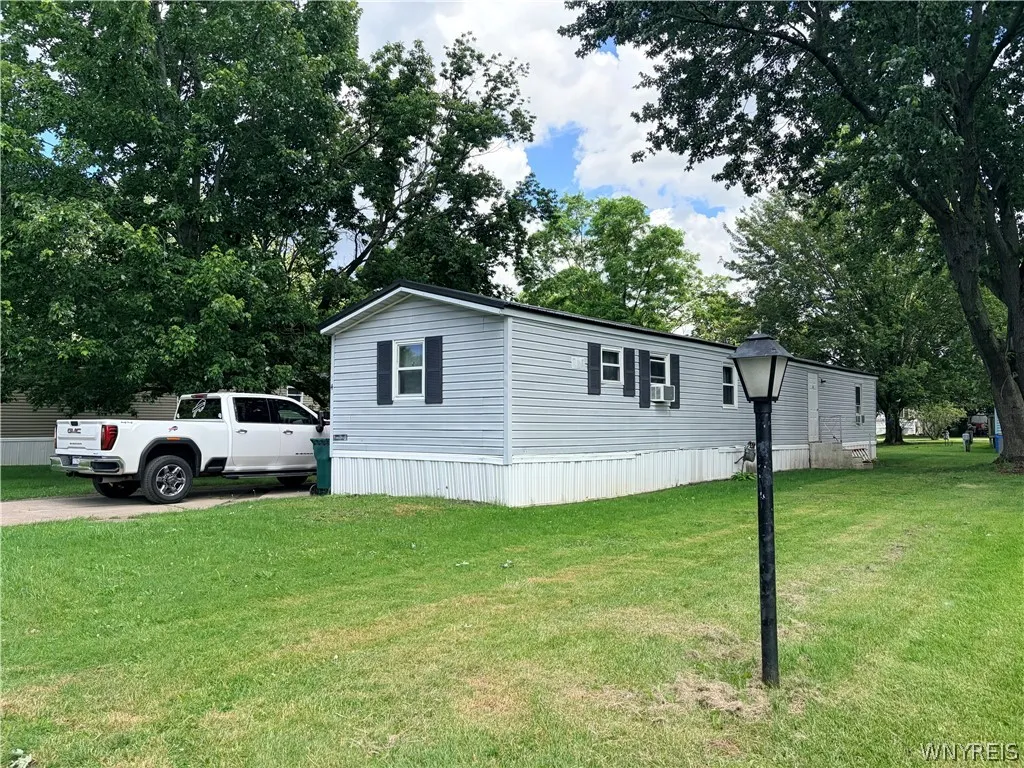 Property at 4 pebbleridge, Ridgeway, NY 14103