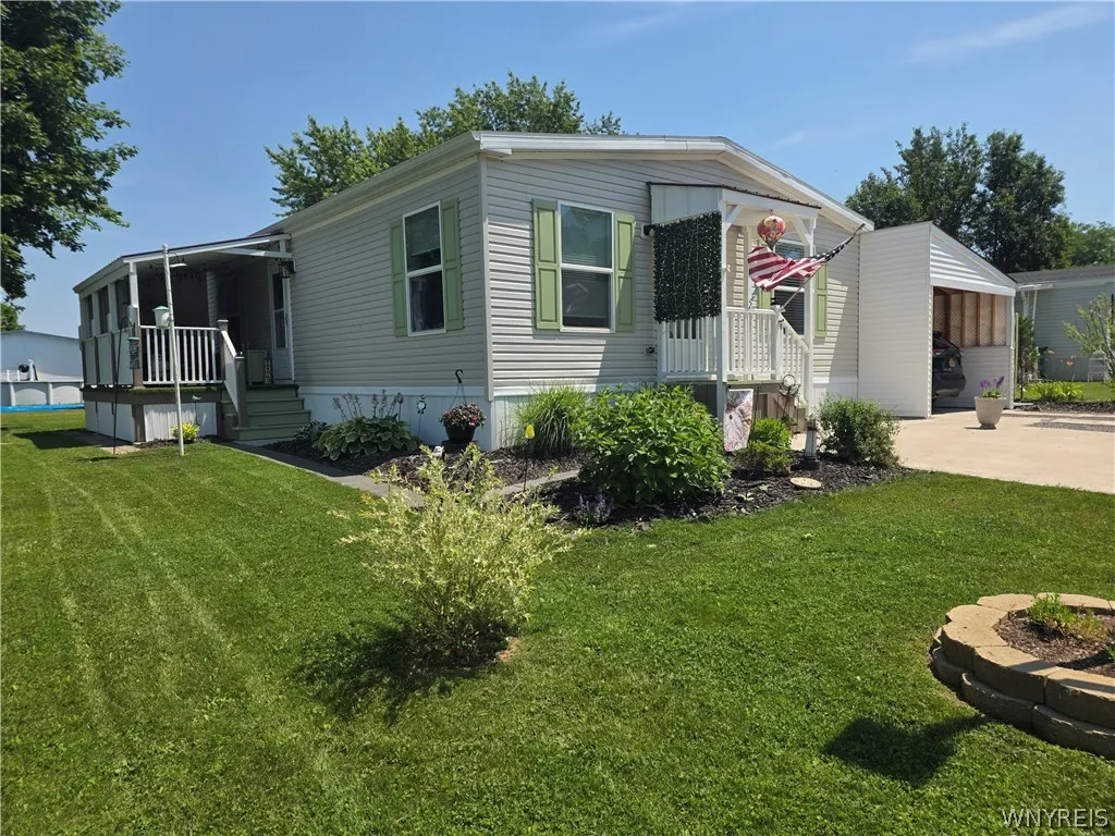 Property at 260 Sunset Drive, Clarendon, NY 14429
