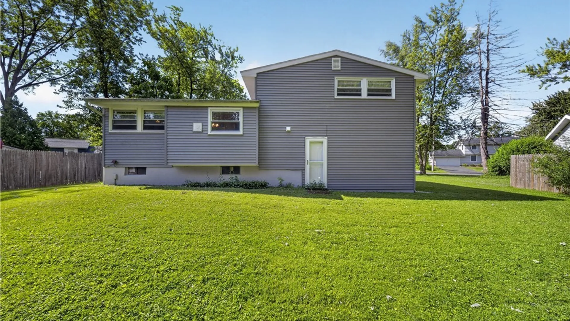 Property at 21 Limetree Lane, Clay, NY 13090 30