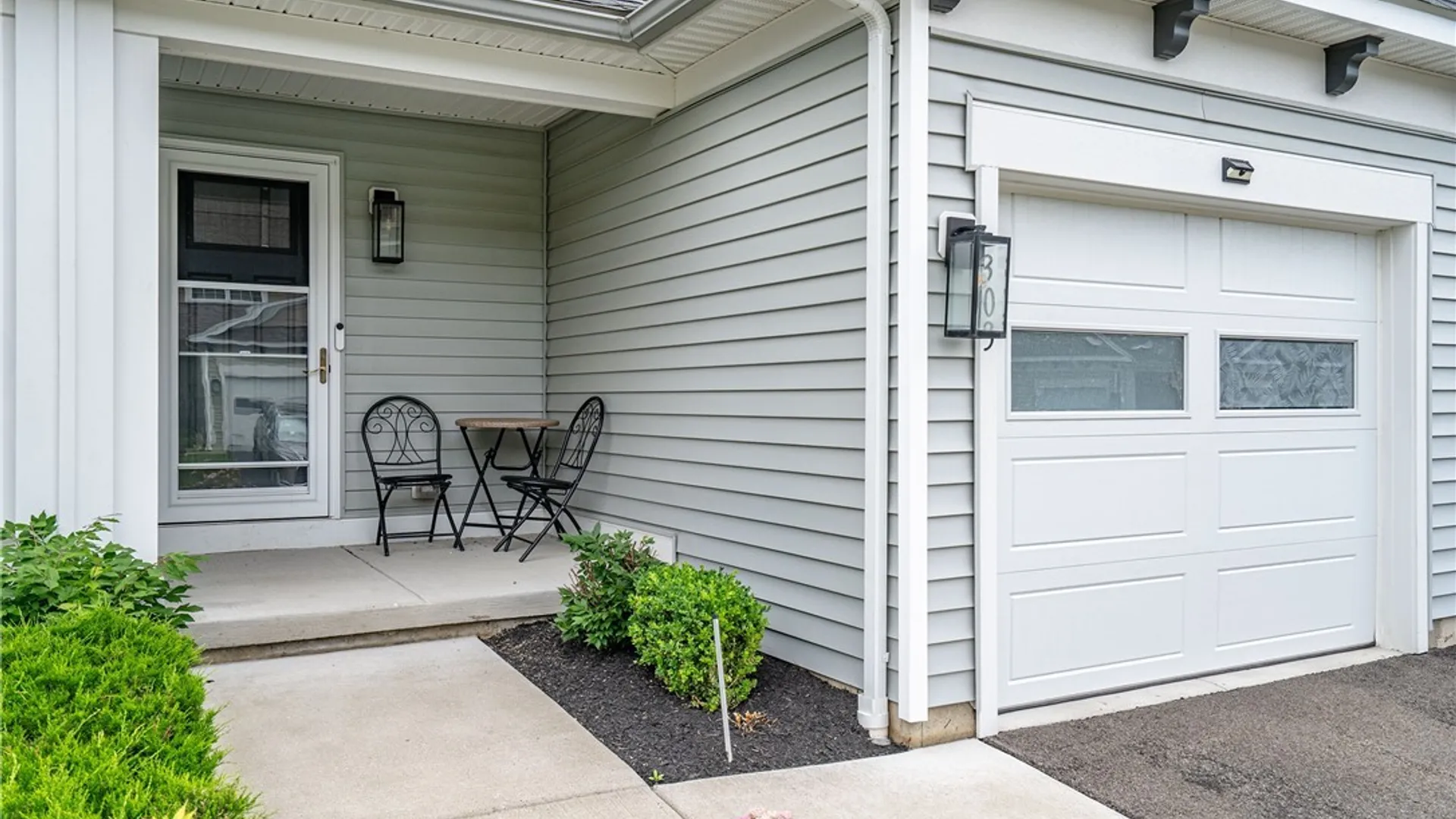 Property at 303 Carriage Lane, West Seneca, NY 14224 4