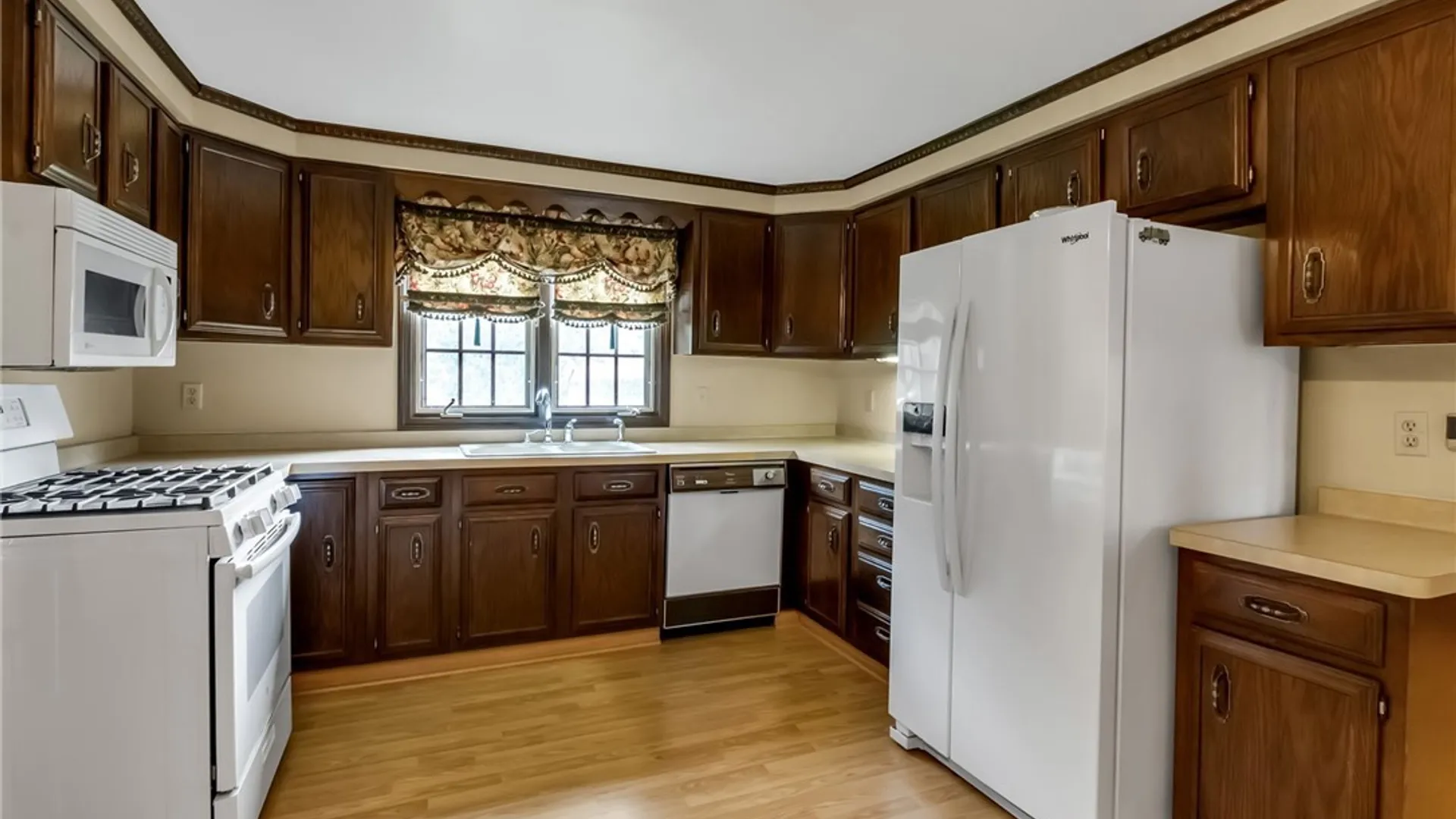Property at 201 Gaylord Court, Elma, NY 14059 13