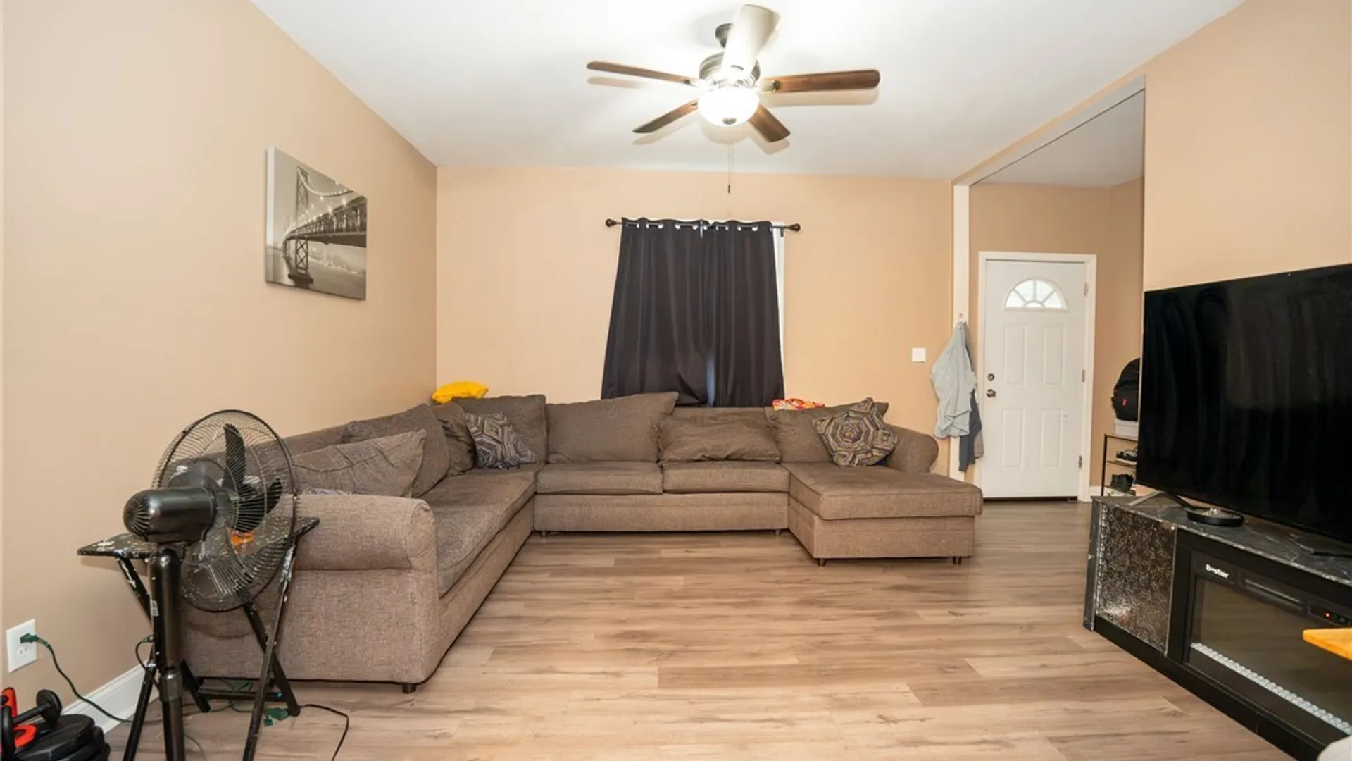 Property at 201 Weimar Street, Buffalo, NY 14206 3