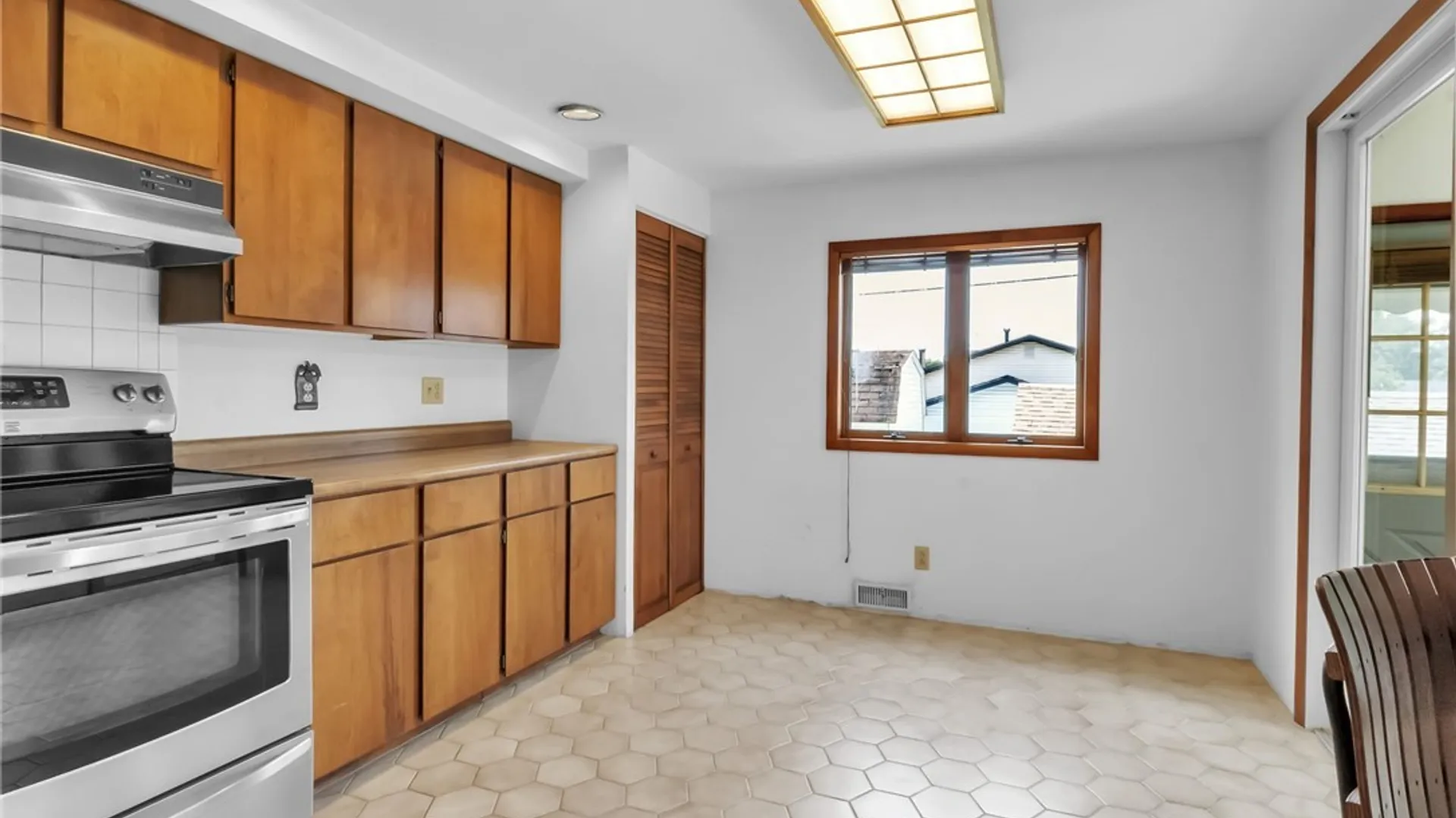 Property at 124 Olanta Street, Lancaster, NY 14043 17