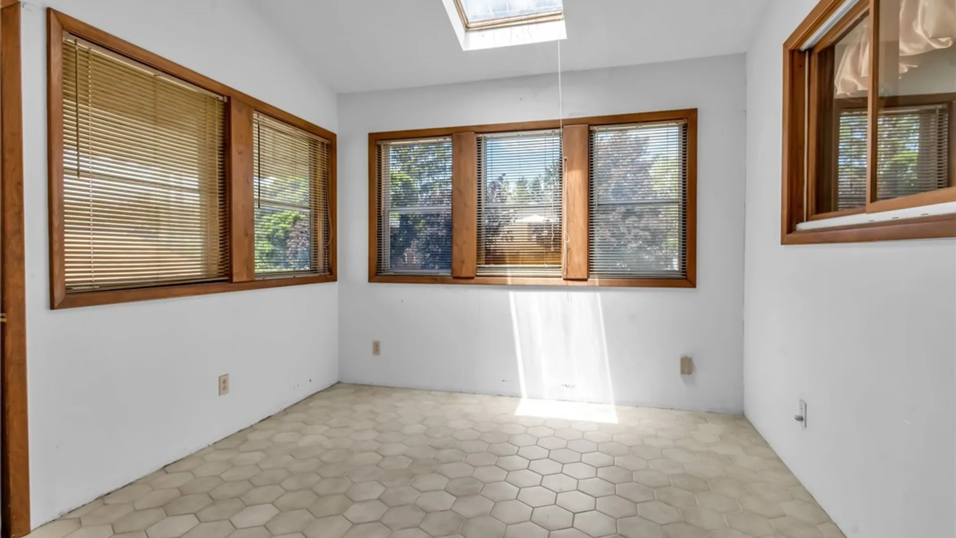 Property at 124 Olanta Street, Lancaster, NY 14043 20