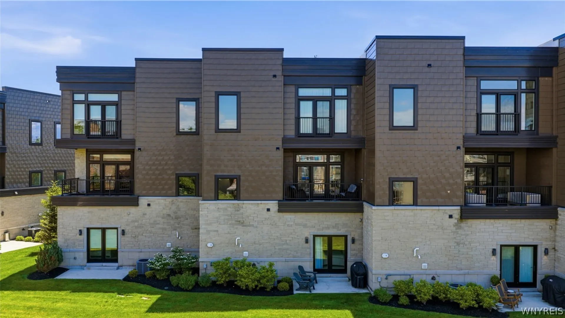 Property at 266 Lakefront Boulevard, Buffalo, NY 14202 41