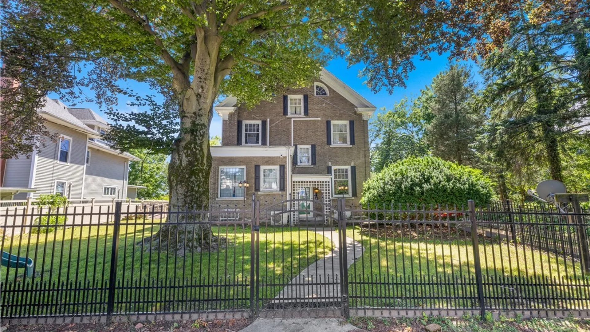 Property at 1 Hillcrest Street, Niagara Falls, NY 14303 2