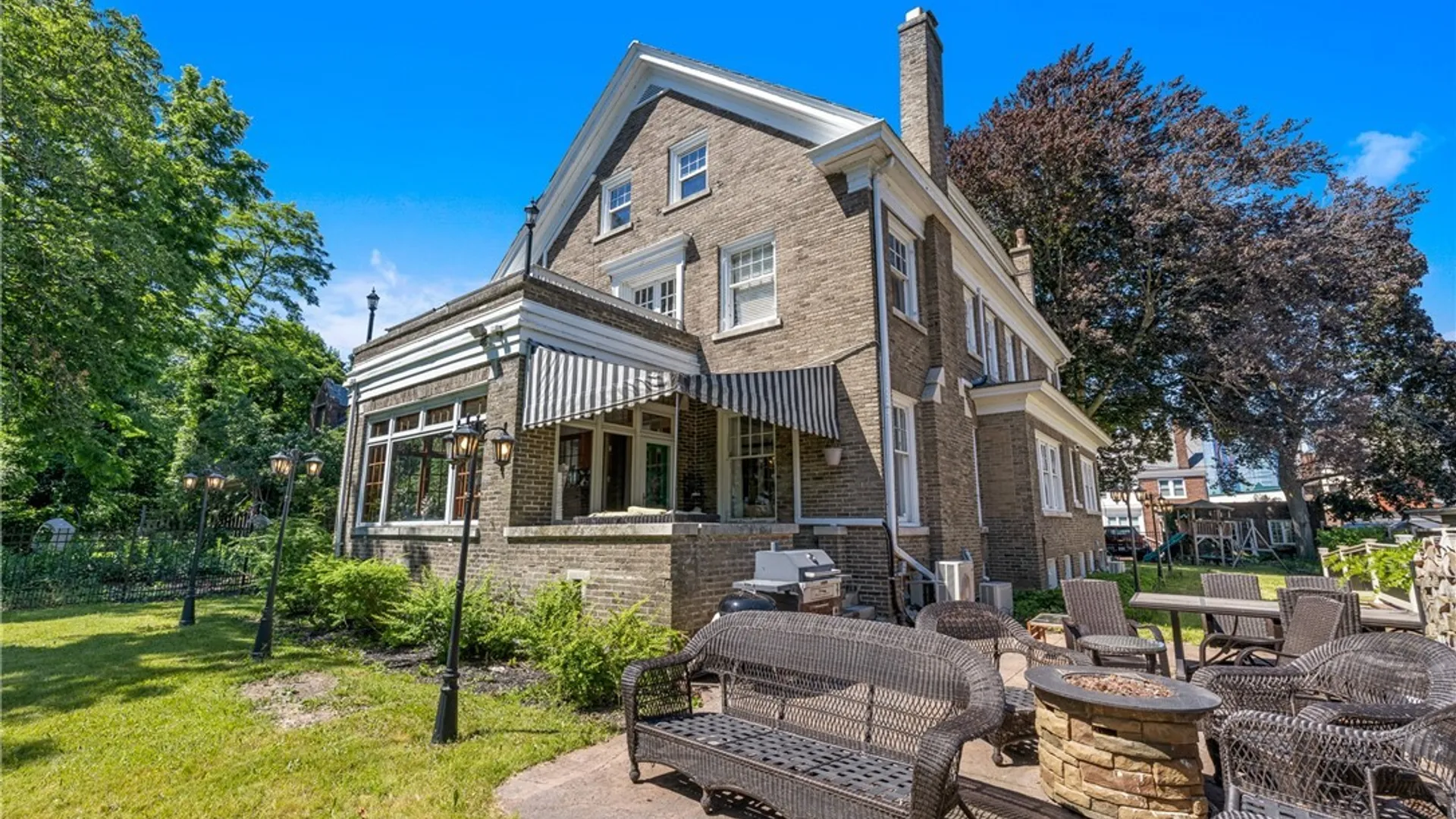 Property at 1 Hillcrest Street, Niagara Falls, NY 14303 3