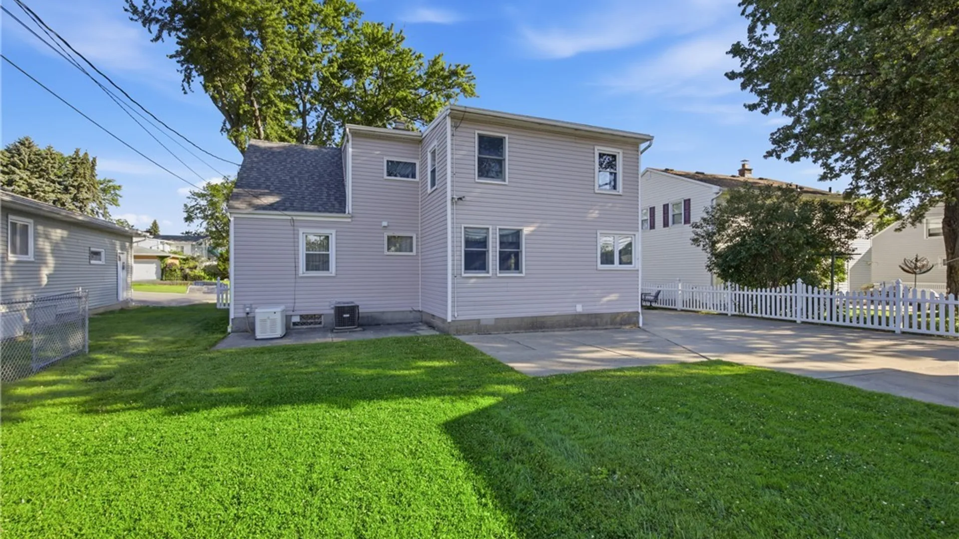 Property at 3385 Dickens Road, Hamburg, NY 14219 6