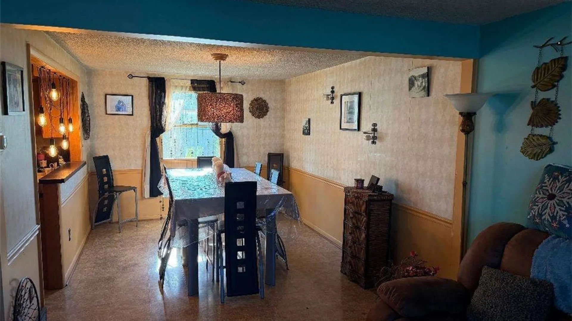 Property at 32 E Bihrwood Drive, West Seneca, NY 14224 6