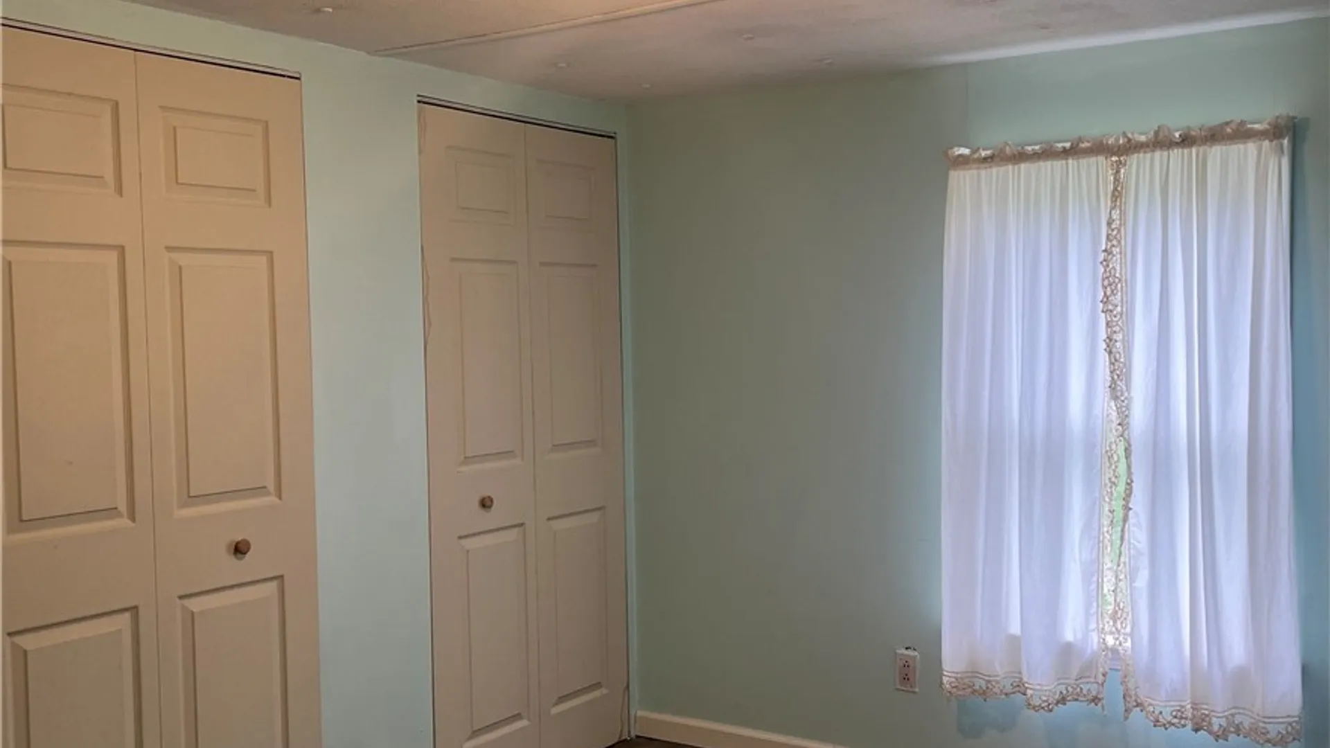 Property at 143 Del Court, Lockport Town, NY 14094 11