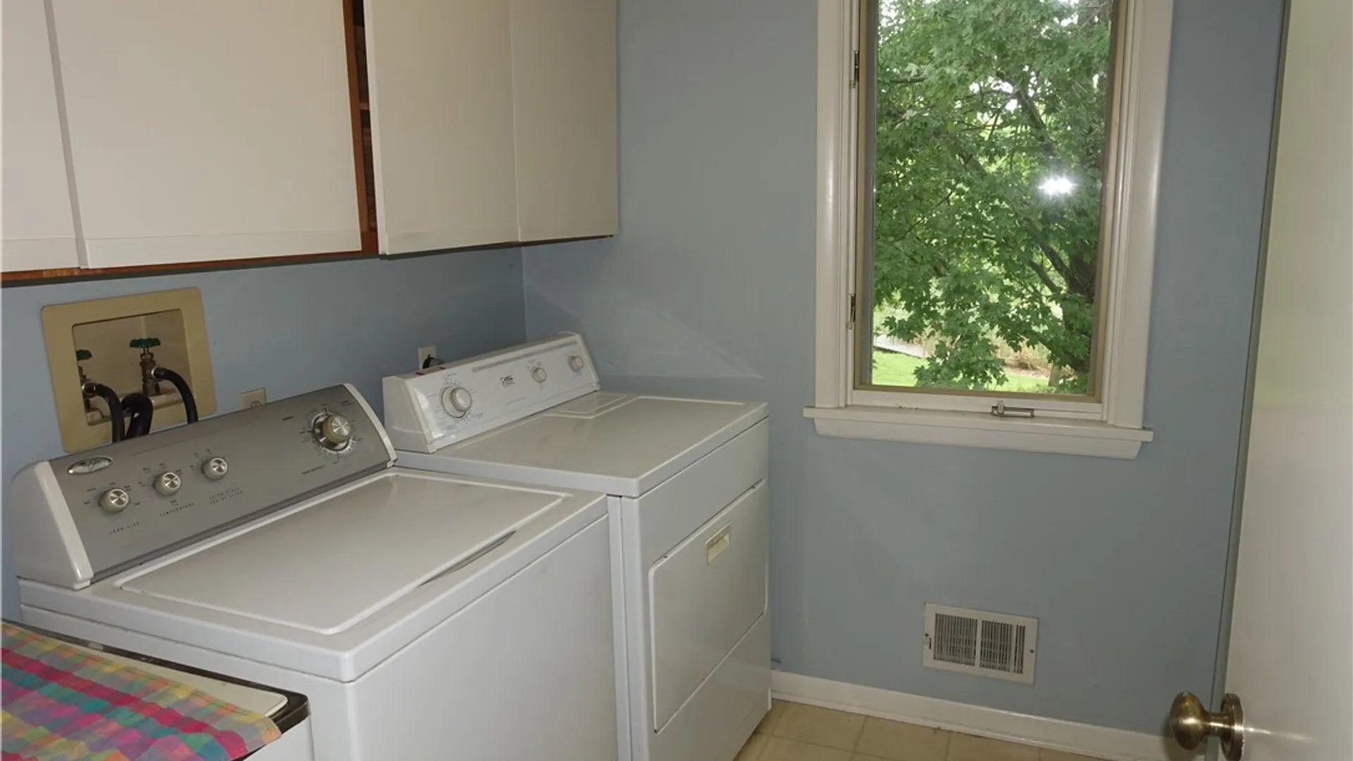Property at 15 Valewood Run, Penfield, NY 14526 24
