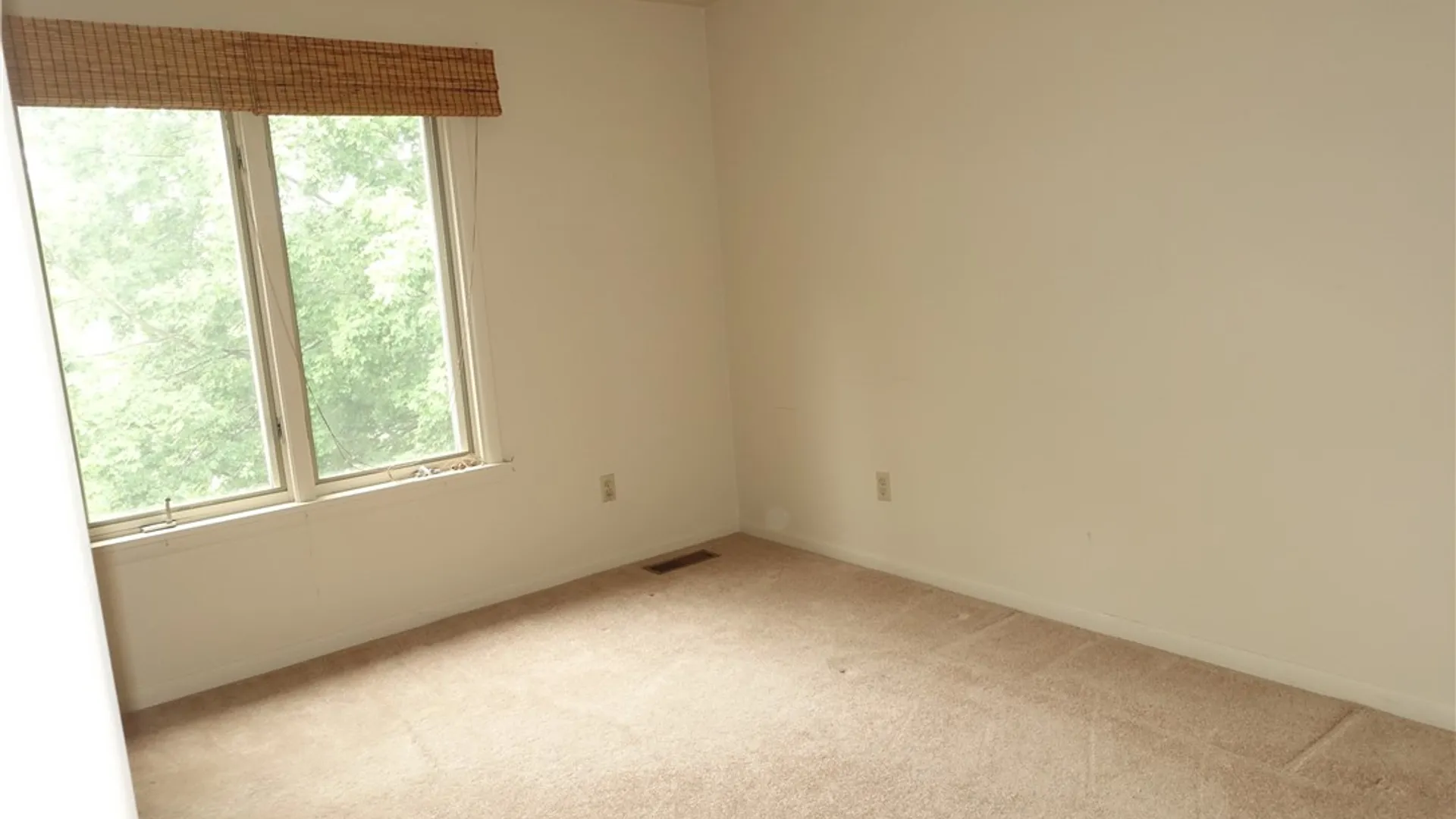 Property at 15 Valewood Run, Penfield, NY 14526 36