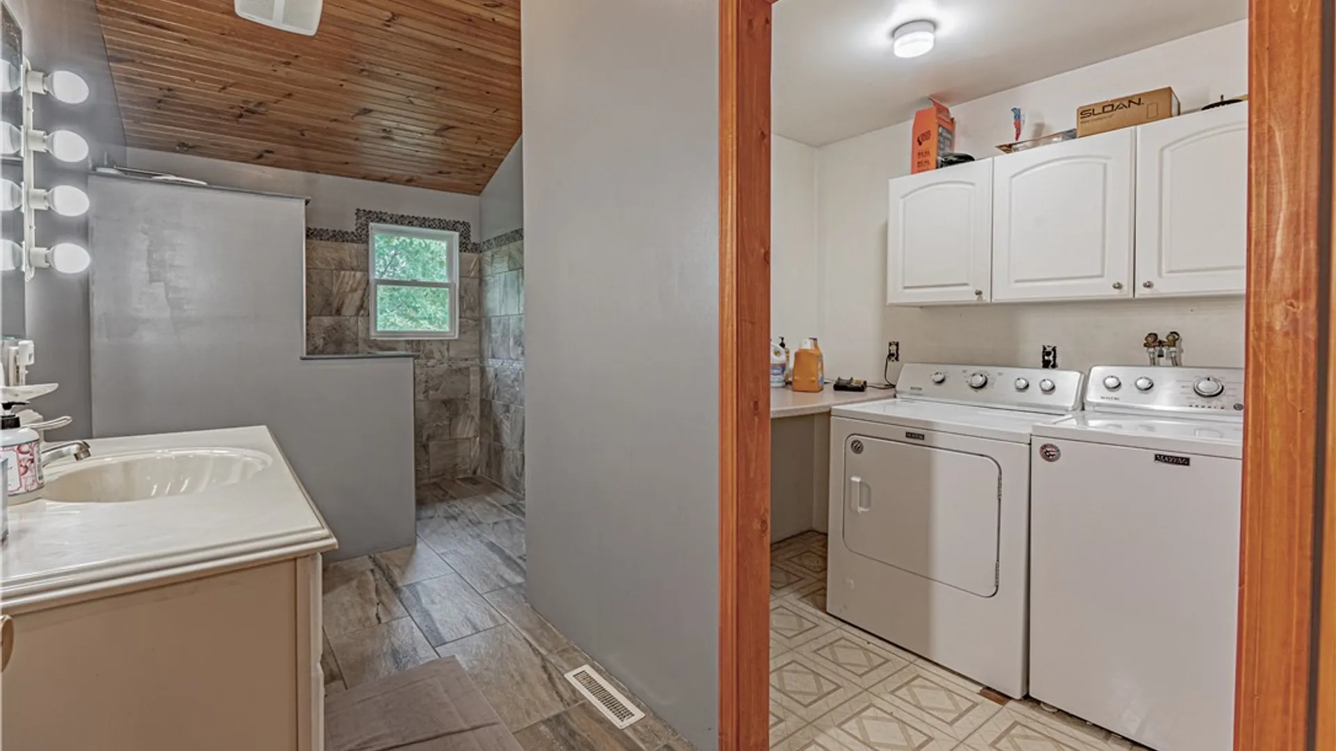 Property at 9273 Foote Road, Royalton, NY 14001 21