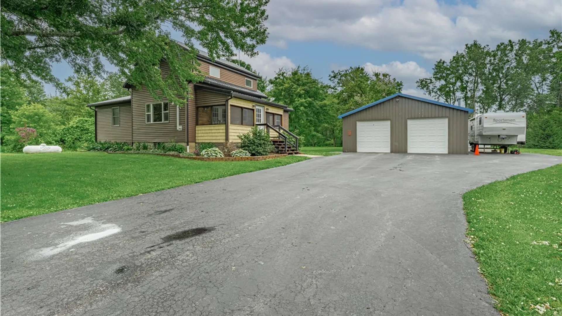 Property at 9273 Foote Road, Royalton, NY 14001 4