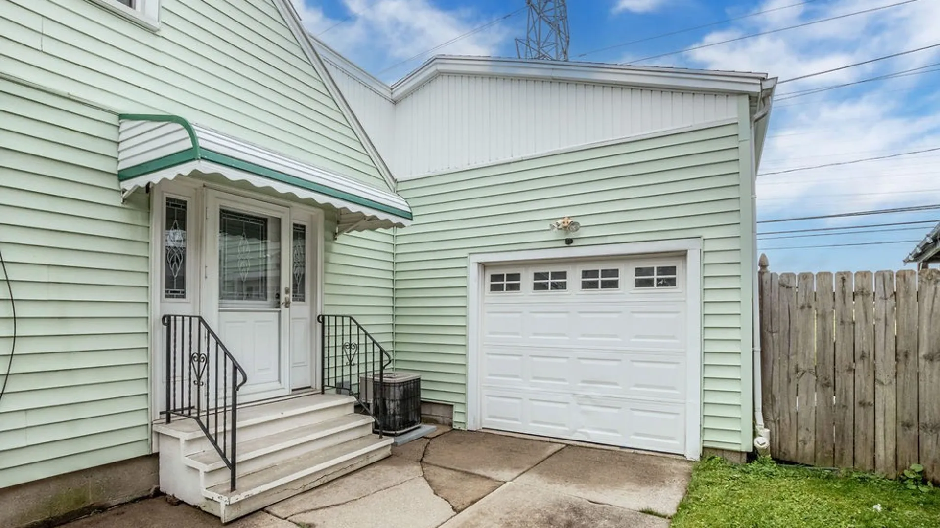 Property at 20 Nicholas Drive, Tonawanda, NY 14150 3
