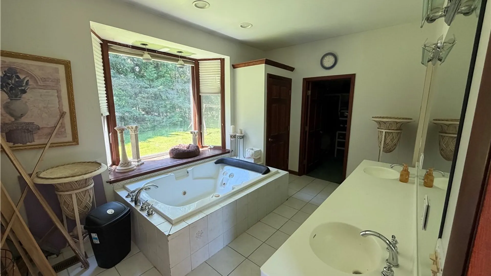 Property at 10 Pine Tree Circle, Rush, NY 14543 12