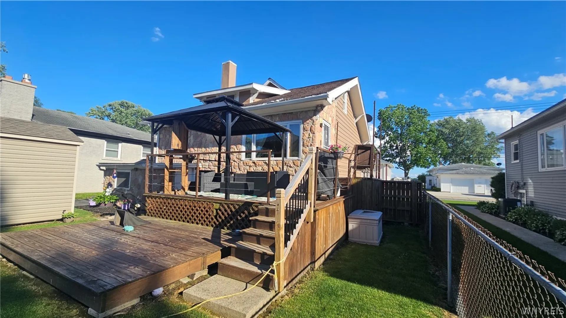 Property at 8150 W Rivershore Drive, Niagara Falls, NY 14304 6
