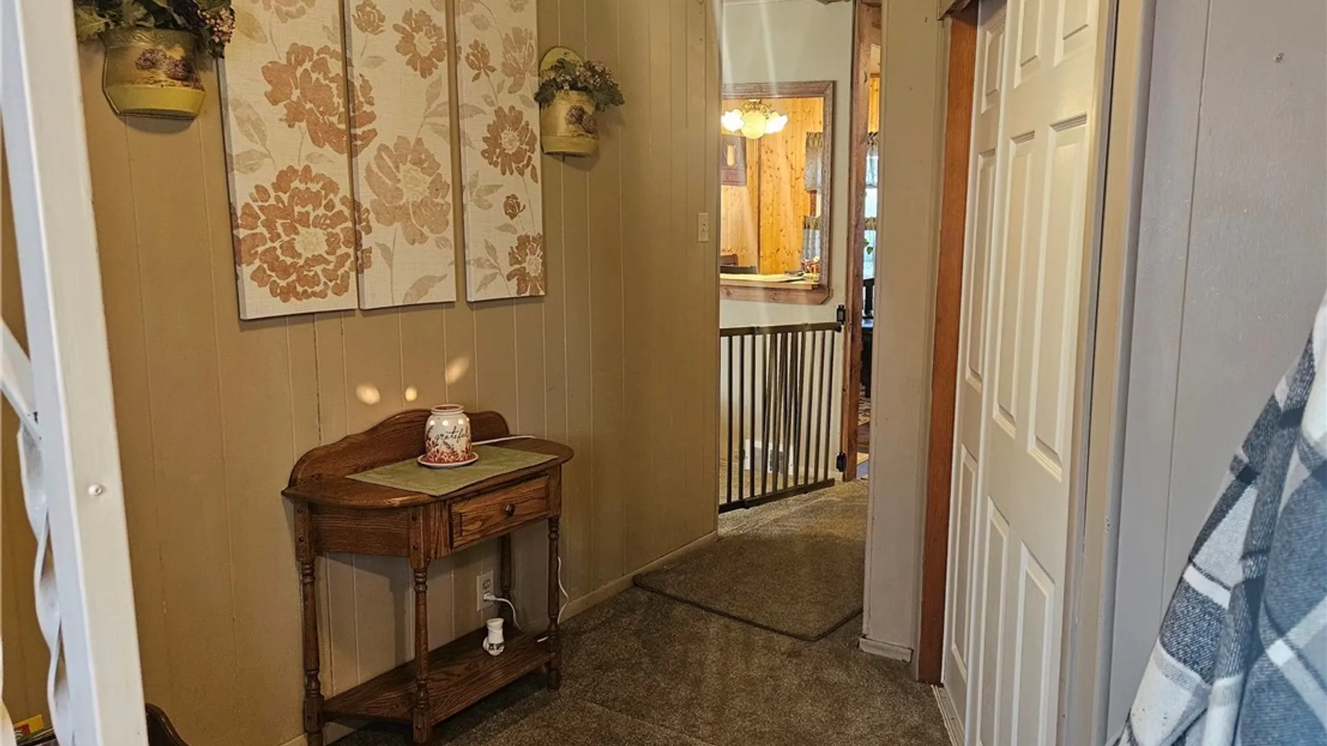 Property at 8150 W Rivershore Drive, Niagara Falls, NY 14304 13