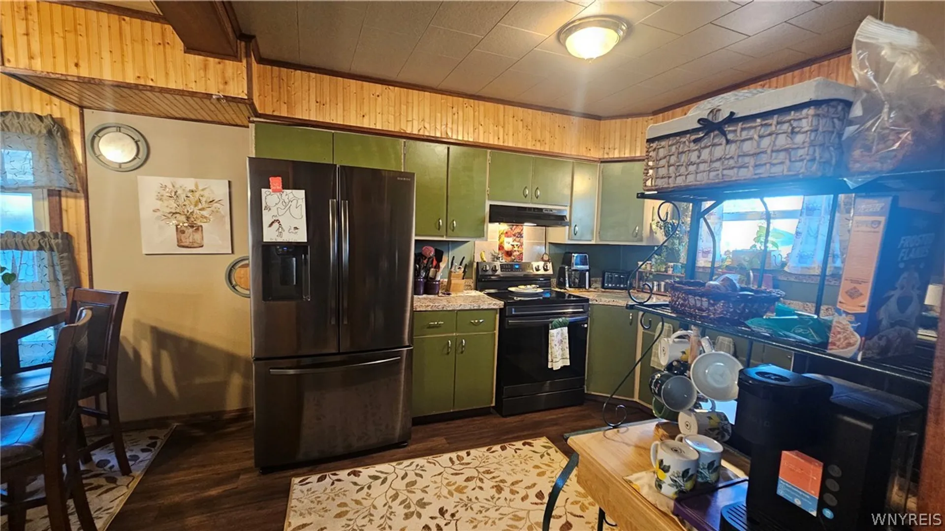 Property at 8150 W Rivershore Drive, Niagara Falls, NY 14304 14
