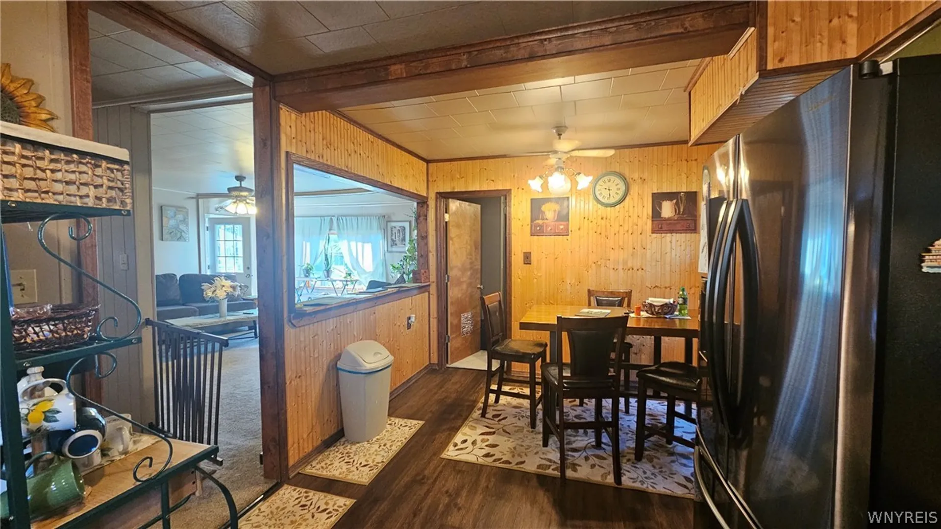 Property at 8150 W Rivershore Drive, Niagara Falls, NY 14304 16
