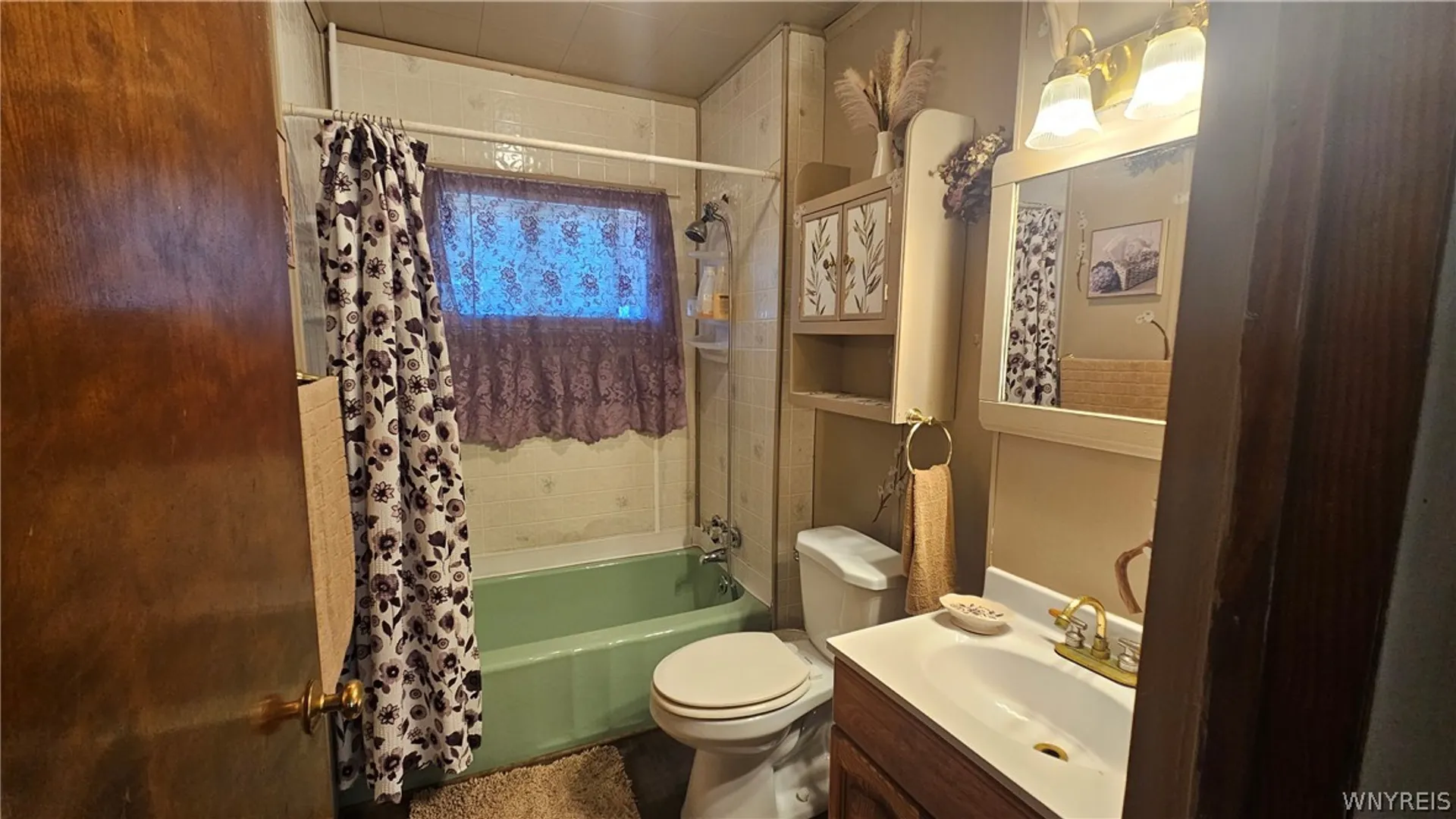 Property at 8150 W Rivershore Drive, Niagara Falls, NY 14304 23