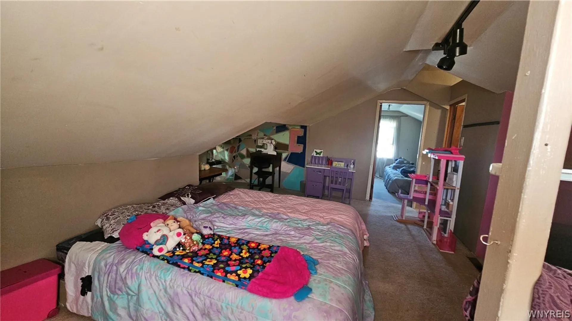 Property at 8150 W Rivershore Drive, Niagara Falls, NY 14304 24