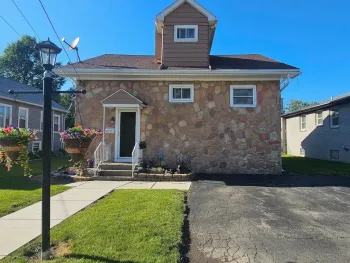 Property at 8150 W Rivershore Drive, Niagara Falls, NY 14304