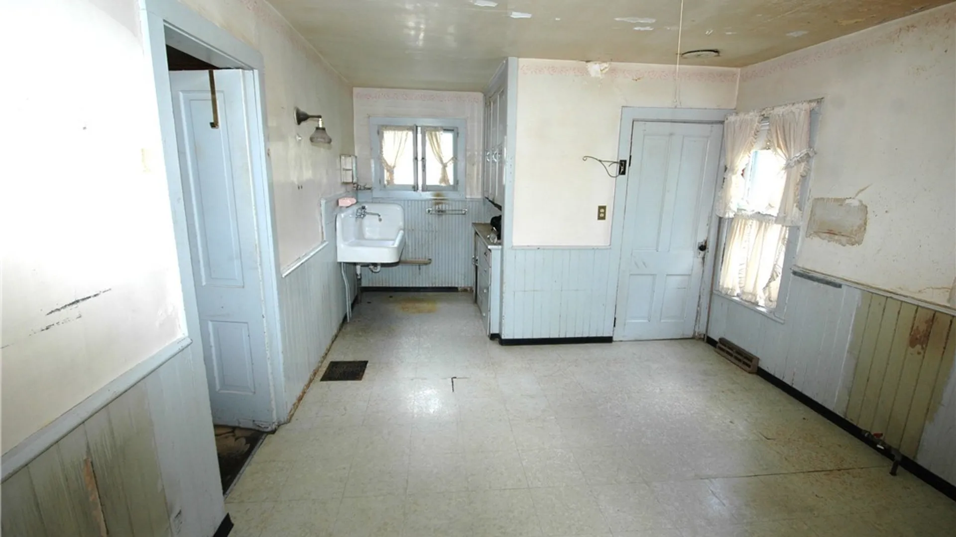 Property at 427 S Jackson Street, Batavia City, NY 14020 12