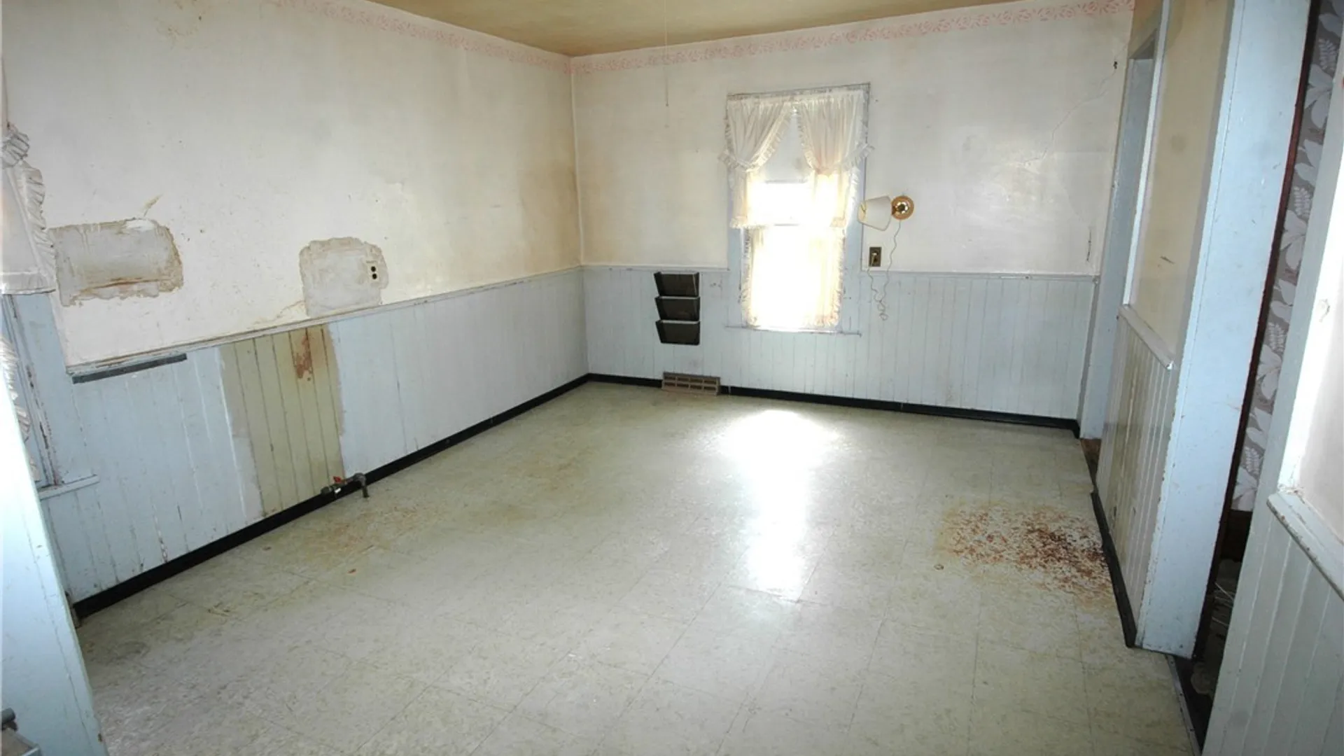 Property at 427 S Jackson Street, Batavia City, NY 14020 13