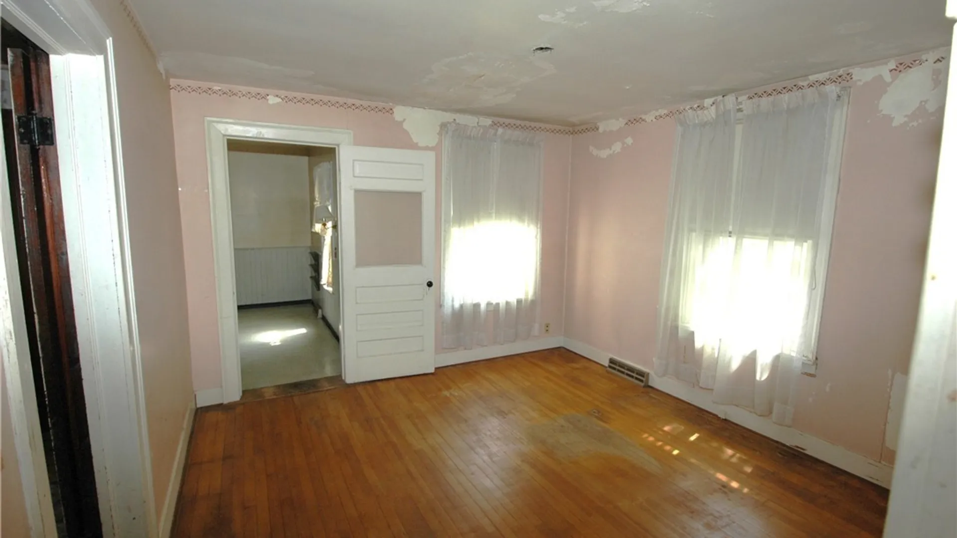 Property at 427 S Jackson Street, Batavia City, NY 14020 9
