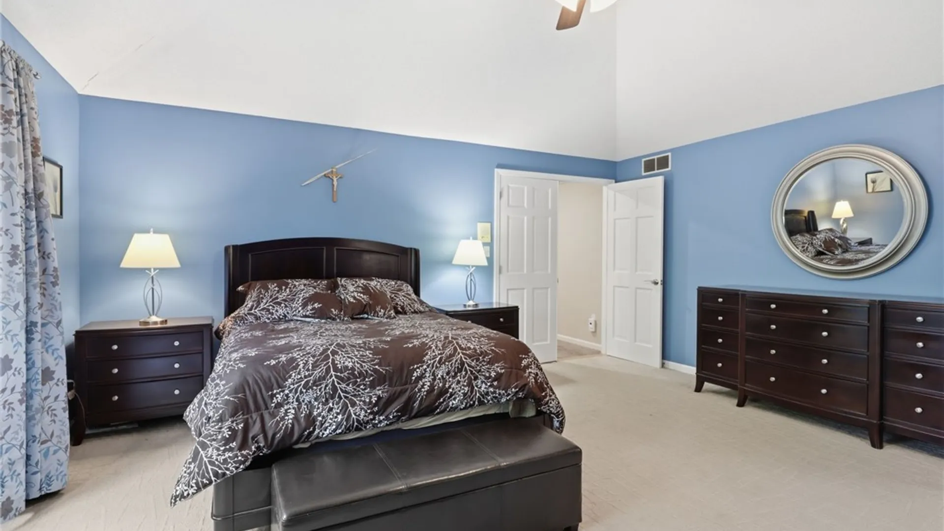 Property at 290 Independence Drive, Orchard Park, NY 14127 20