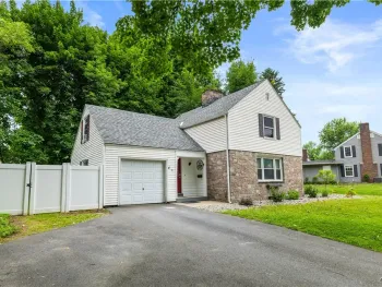 Property at 10 Bedford Drive, Whitestown, NY 13492