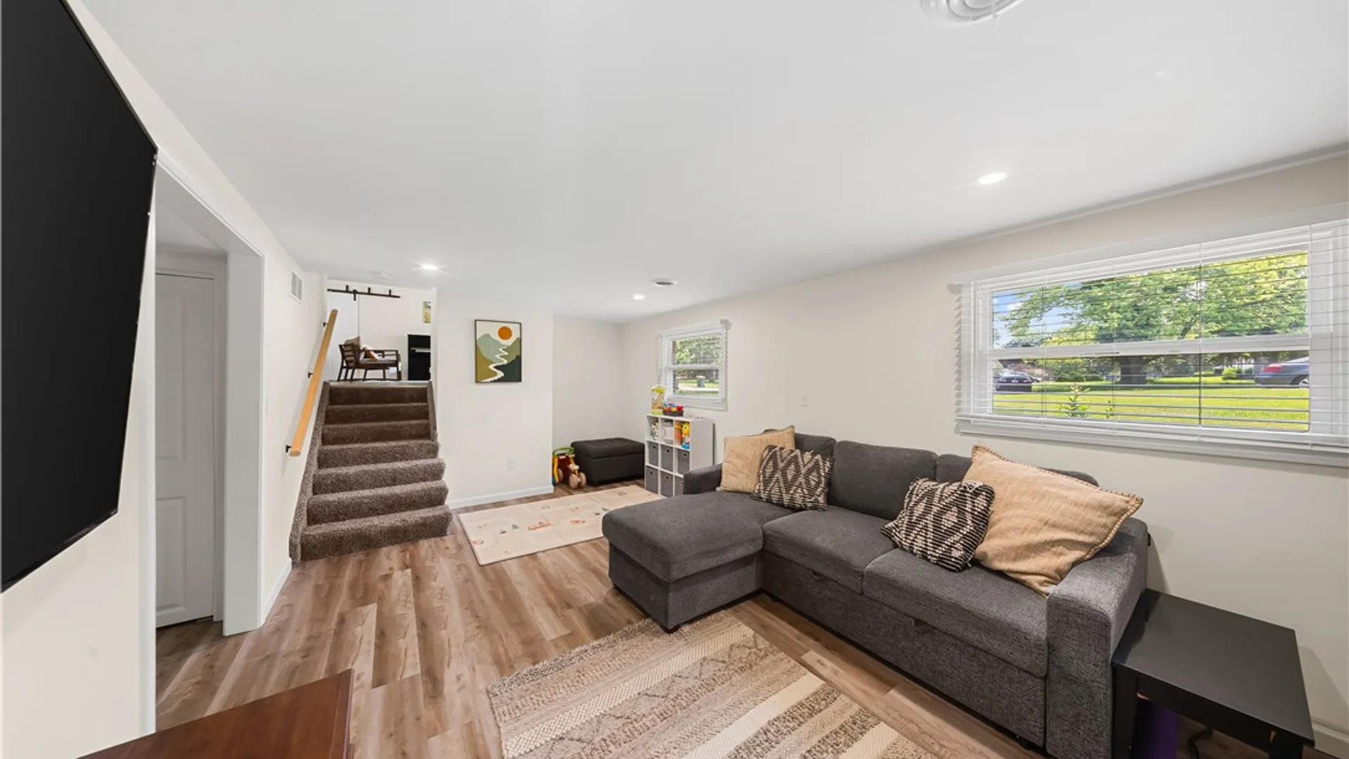 Property at 25 Green Ivy Circle, Henrietta, NY 14623 8