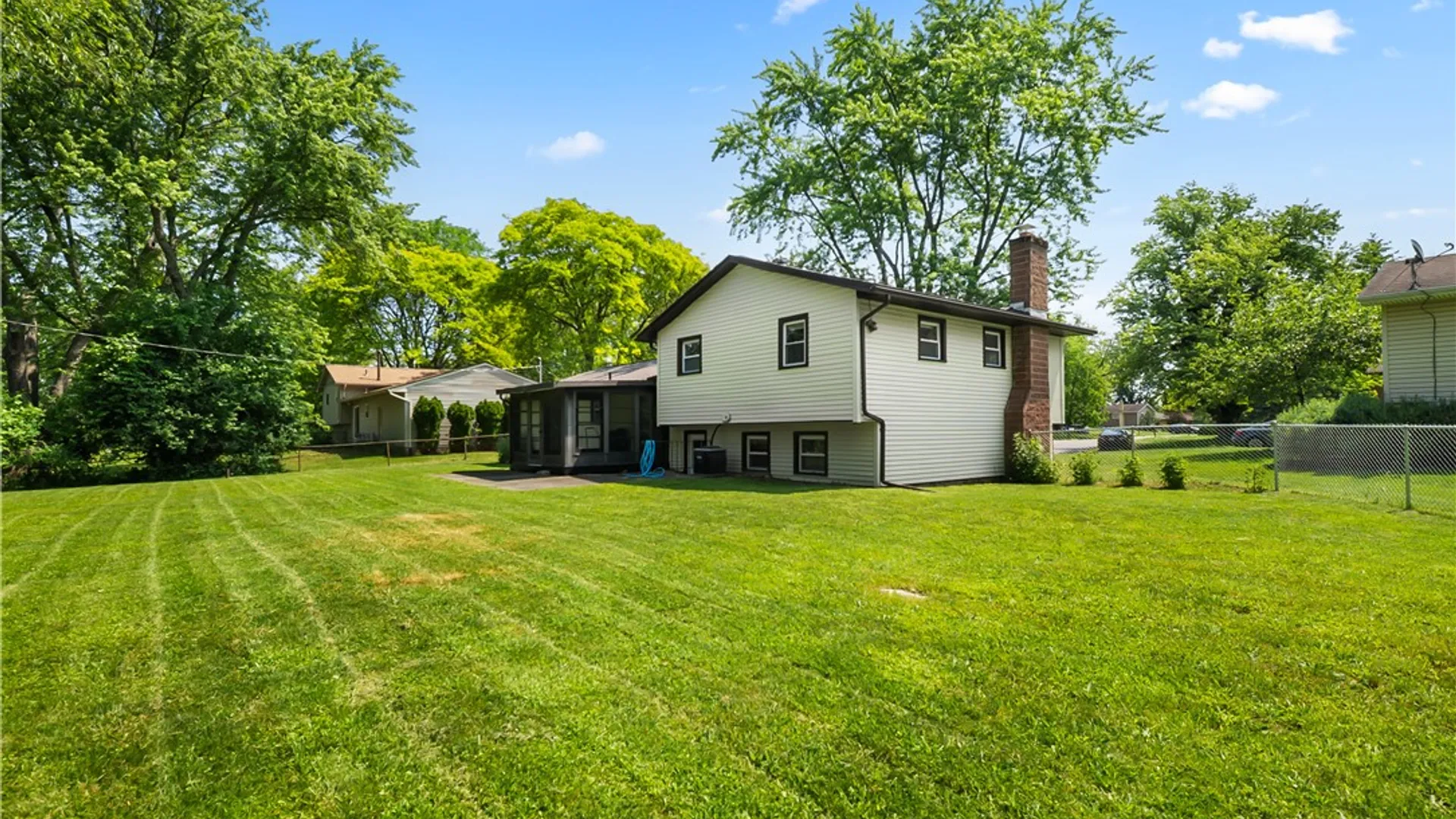 Property at 25 Green Ivy Circle, Henrietta, NY 14623 24
