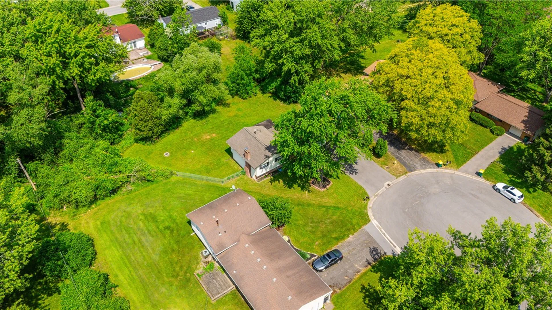 Property at 25 Green Ivy Circle, Henrietta, NY 14623 23