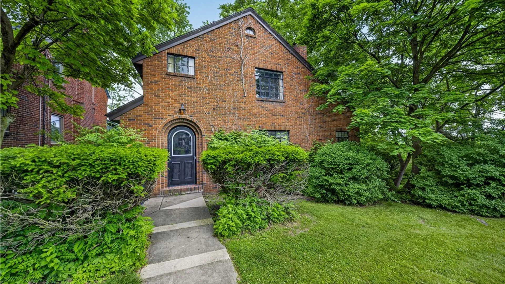 Property at 307 Demong Dr, Syracuse, NY 13214 3