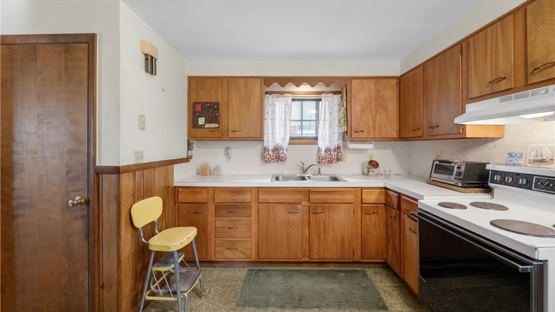 Property at 307 Demong Dr, Syracuse, NY 13214 17