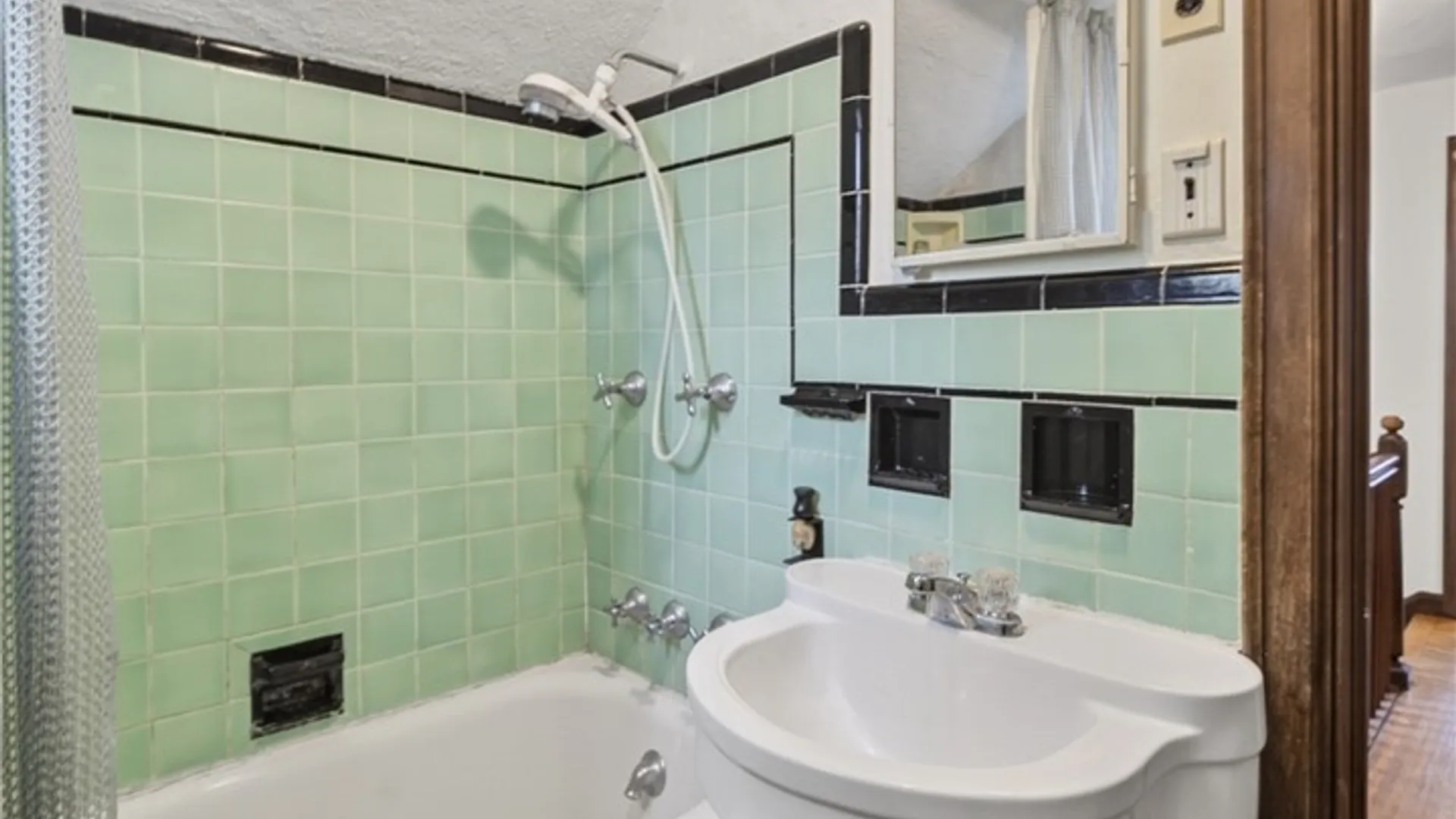 Property at 307 Demong Dr, Syracuse, NY 13214 28