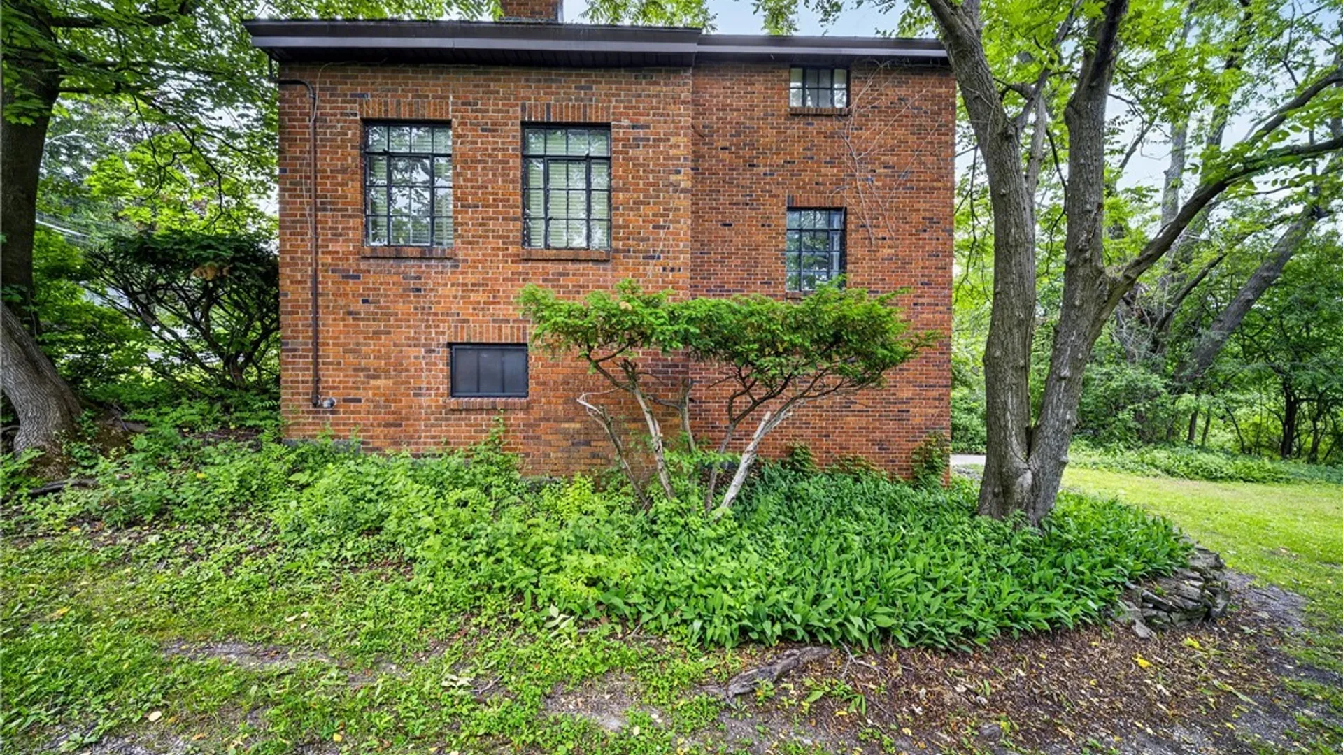 Property at 307 Demong Dr, Syracuse, NY 13214 38