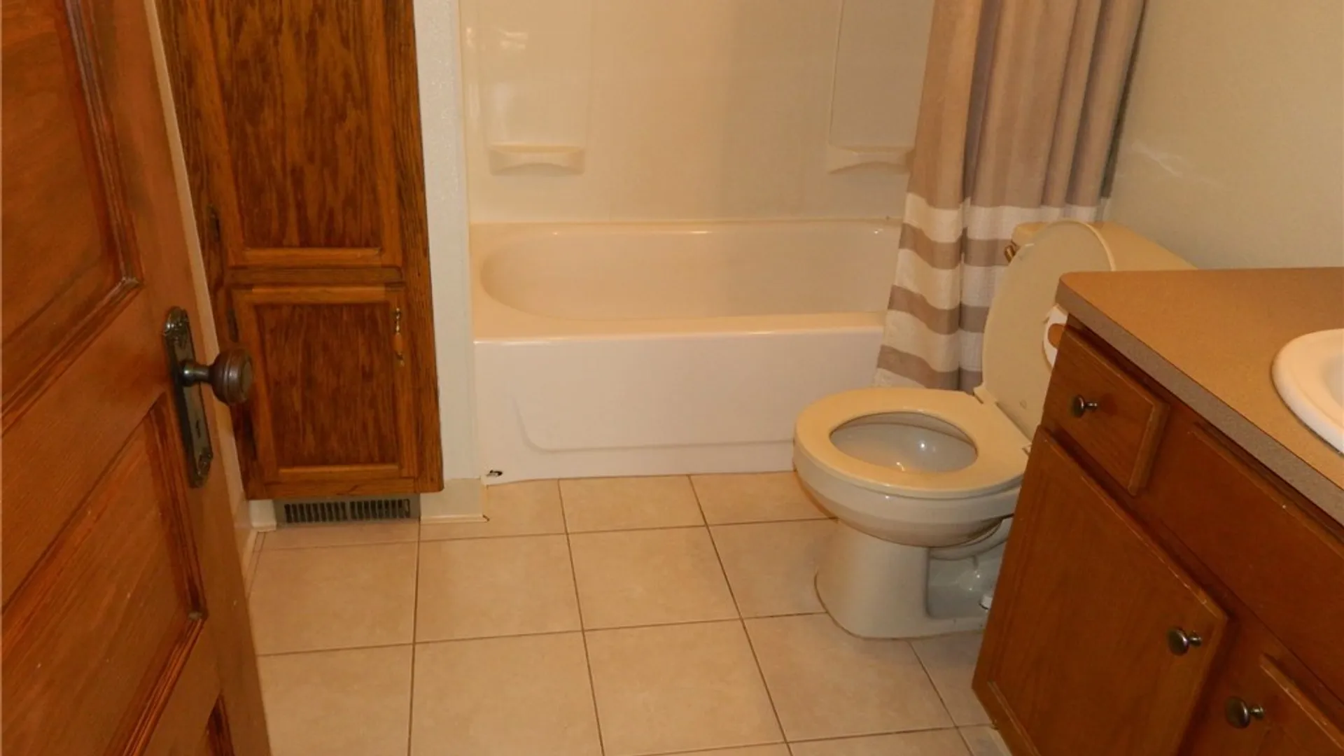 Property at 131 Burch Avenue, West Seneca, NY 14210 13