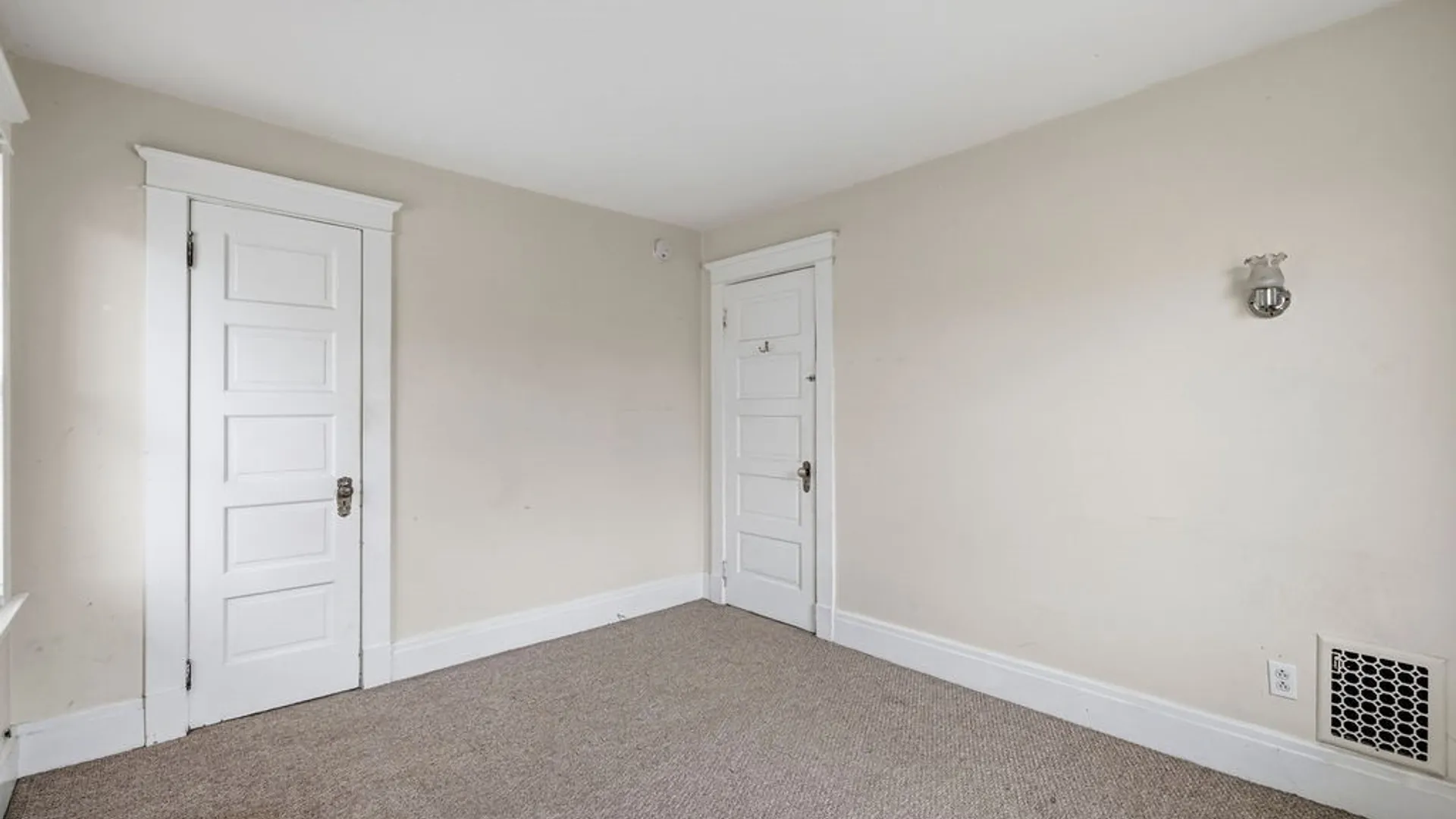 Property at 1343 Kenmore Ave, Tonawanda, NY 14217 16