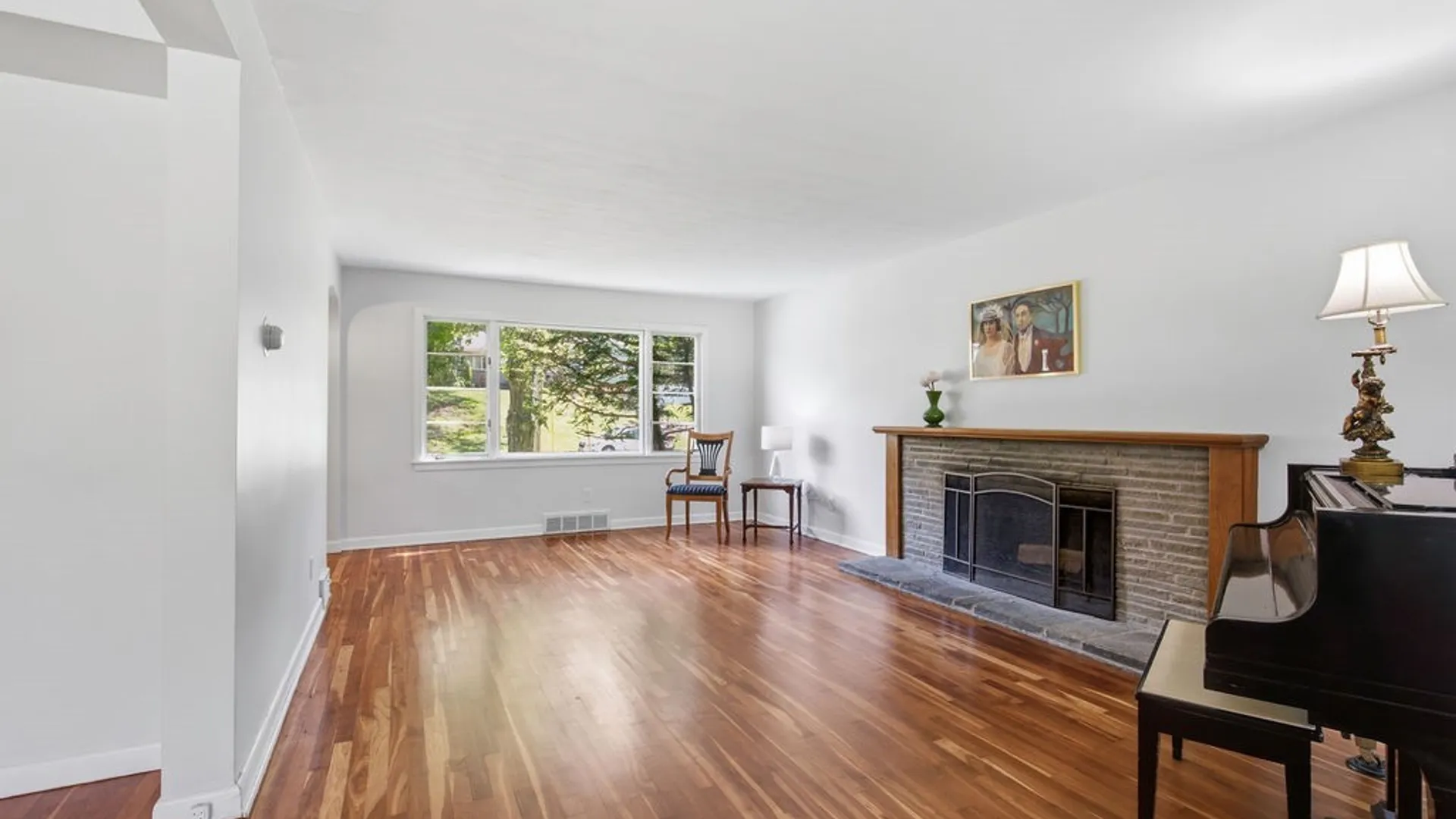 Property at 424 Winkworth Parkway, Syracuse, NY 13215 8