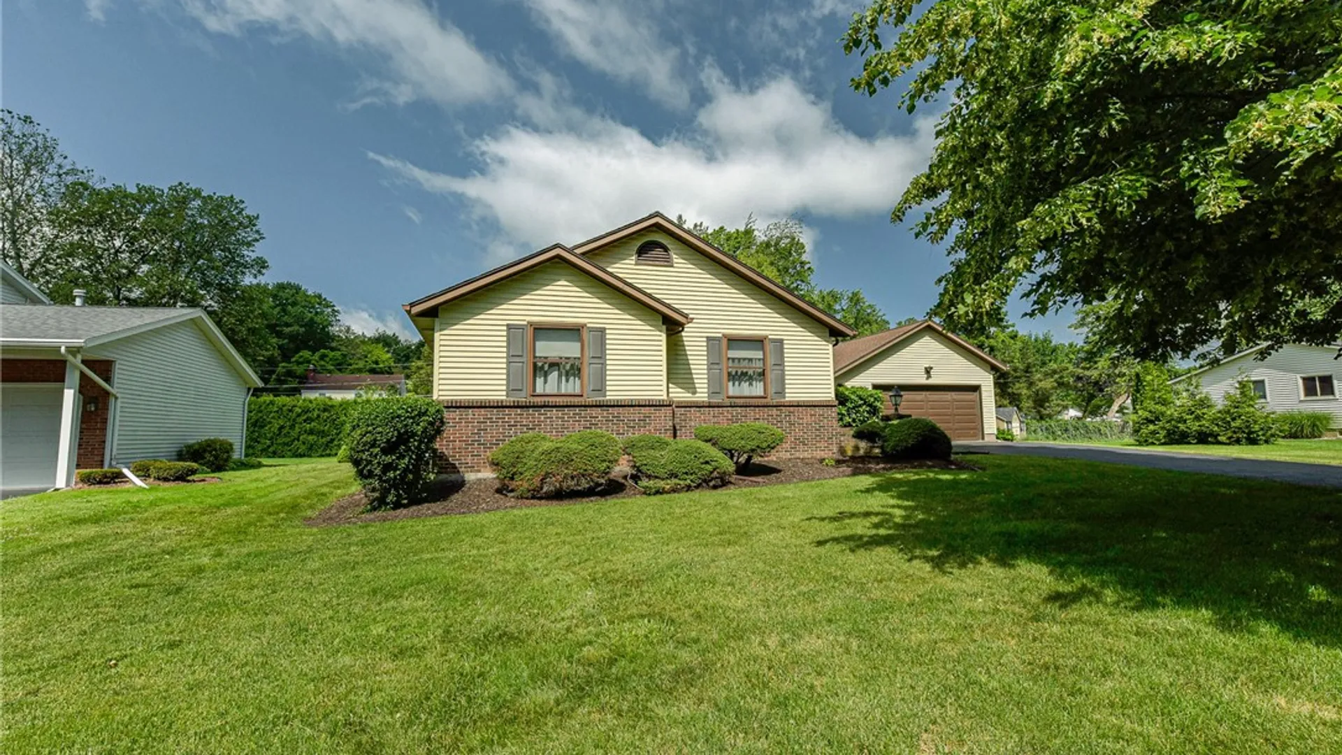 Property at 67 Briar Wood Lane, Greece, NY 14626 2