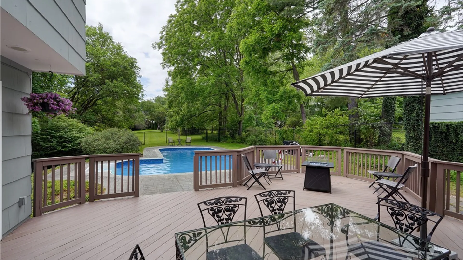 Property at 17 W Jefferson Road, Pittsford, NY 14534 5