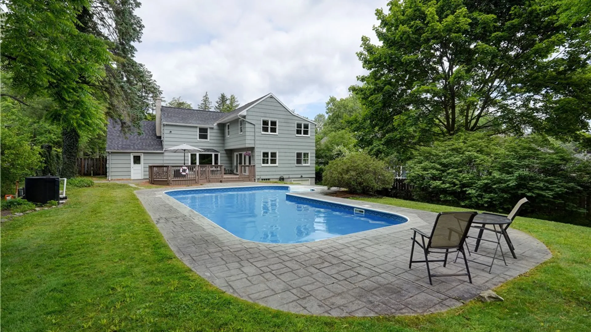 Property at 17 W Jefferson Road, Pittsford, NY 14534 7