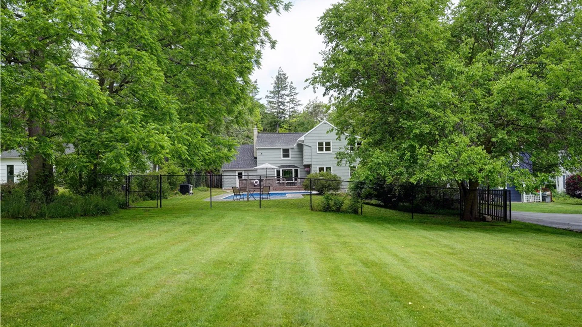 Property at 17 W Jefferson Road, Pittsford, NY 14534 11